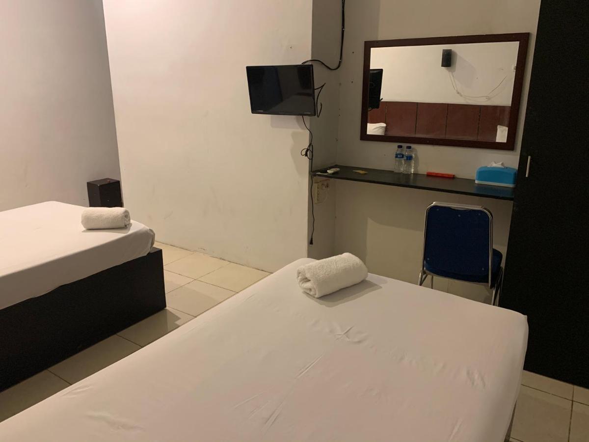 Oyo 361 Lovetel Padang  Bagian luar foto