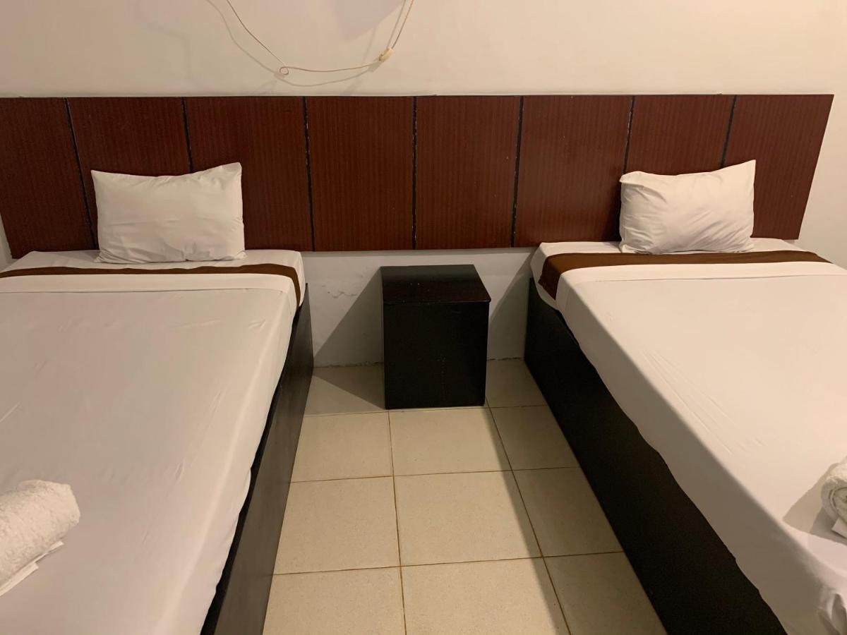 Oyo 361 Lovetel Padang  Bagian luar foto