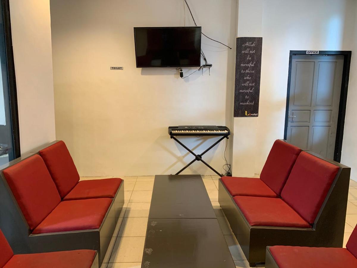 Oyo 361 Lovetel Padang  Bagian luar foto