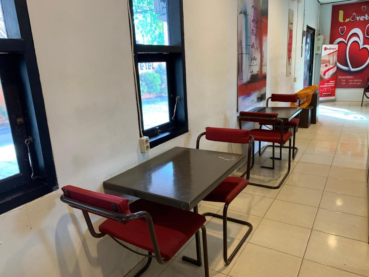 Oyo 361 Lovetel Padang  Bagian luar foto